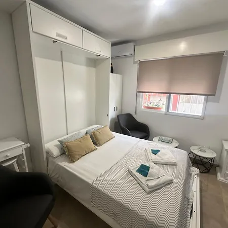Homely Loft Sunset Апартаменты Торевьиа