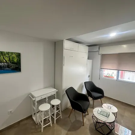 Homely Loft Sunset Торевьиа